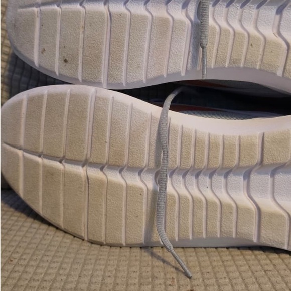 Reebok Gray and Orange Athletic Shoes main image 8